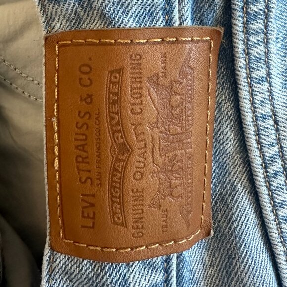 Levis 501 Straight Leg Light Wash Jeans - Picture 2 of 5